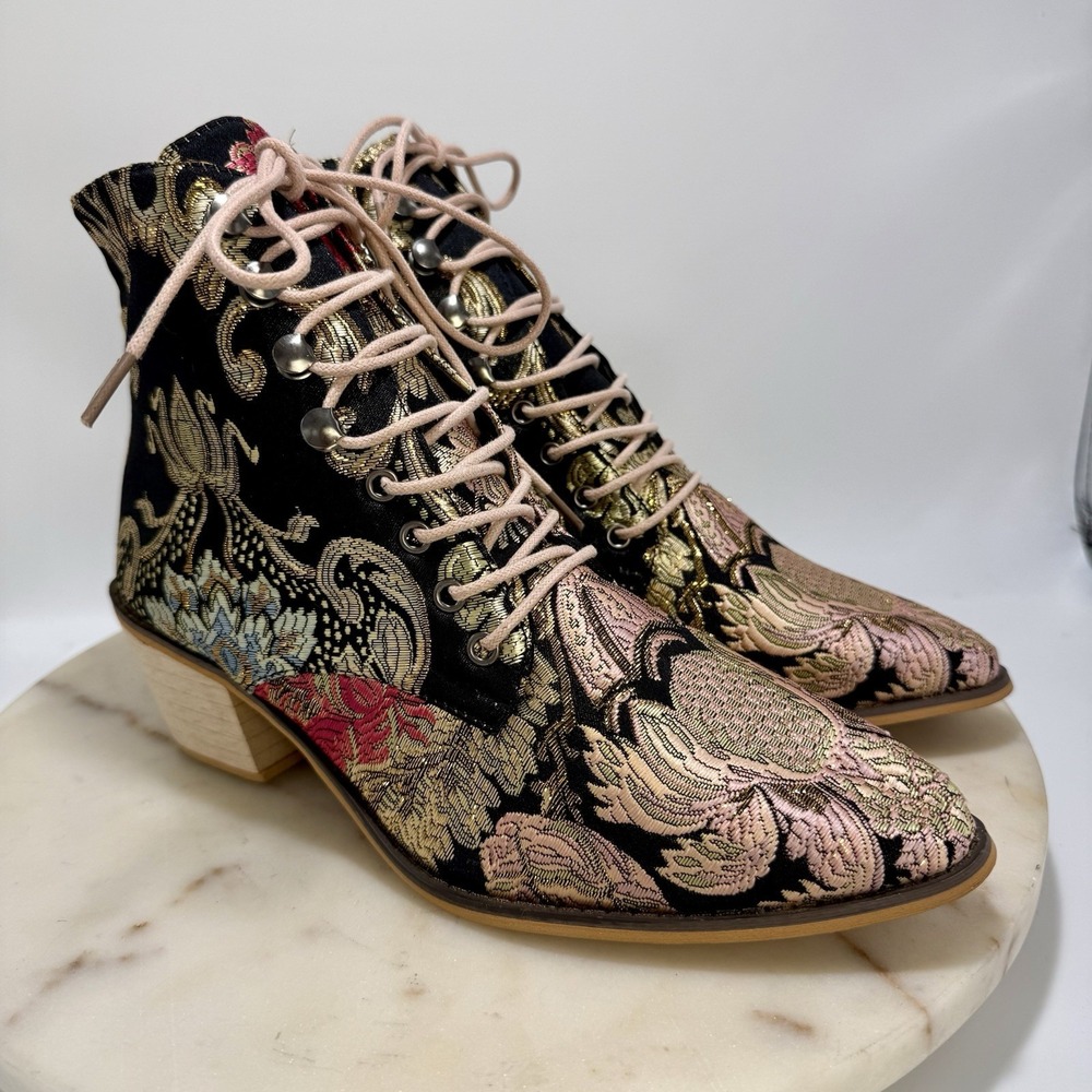 Whimsigoth Floral Black Wooden Heel Boots Witchy Victorian Style Size 10